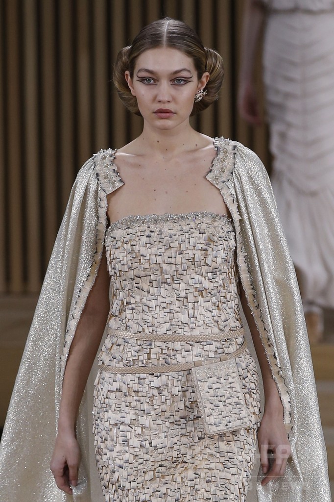 「シャネル」16年春夏パリ・オートクチュール