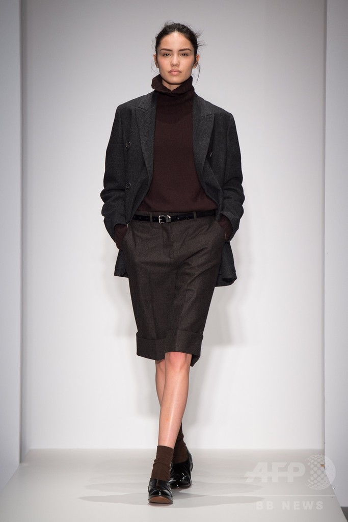 ニットやムートンで見せるマスキュリンなエレガンス、「マーガレット・ハウエル」15/16年秋冬