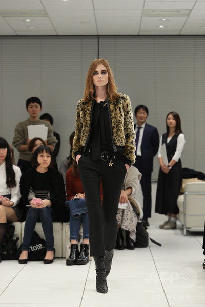 ユニクロの「カリーヌ･ロワトフェルド」コレクションに注目