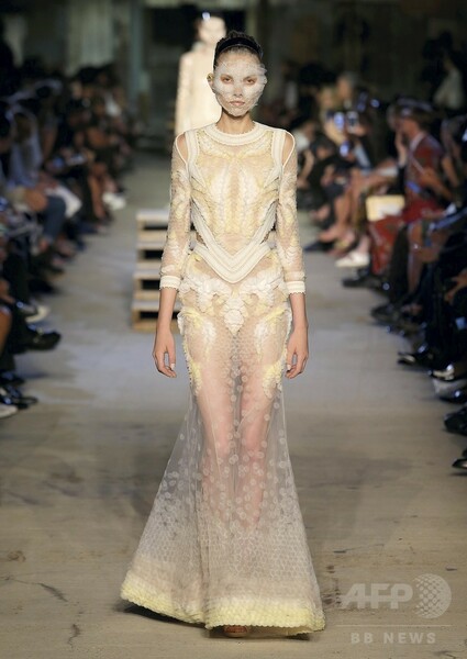 「ジバンシィ」16年春夏コレクション