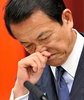 首相官邸で記者会見に臨む麻生太郎（Taro Aso）首相（2009年4月10日撮影）。(c)AFP/Toru YAMANAKA