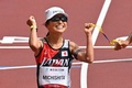 東京パラリンピック、陸上女子マラソン（視覚障害T12）。金メダル獲得を喜ぶ道下美里（2021年9月5日撮影）。(c)Kazuhiro NOGI / AFP