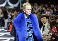 都内で発表された「ダイアン フォン ファステンバーグ（Diane von Furstenberg）」の14/15年秋冬コレクション（2014年3月19日撮影）。(c)AFP／Yoshikazu TSUNO