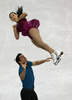 フィギュアスケート全米選手権（2013 Prudential U.S. Figure Skating Championships）は26日、米ネブラスカ（Nebraska）州オマハ（Omaha）にあるセンチュリーリンク・センター（CenturyLink Center）で行われ、ペア・フリースケート（FS）ではマリッサ・キャステリ（Marissa Castelli）/サイモン・シュナピア（Simon Shnapir）組が118.34点を獲得し、合計180.61点で優勝を決めた。

合計172.02点で3位に入ったフェリシア・ザン（Felicia Zhang）/ネイサン・バーソロメイ（Nathan Bartholomay）組（2013年1月26日撮影）。(c)AFP/Getty Images/Jonathan Daniel