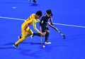 2024年男子ホッケーアジアチャンピオンシップ大会で、中国の選手（左）が攻め込んでいるシーン（撮影日不明、資料写真）。(c)PeopleʼsDaily/呉勇