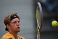 全仏オープンテニス、男子シングルス3回戦。リターンを打つアレハンドロ・ダビドビッチ・フォキナ（2021年6月4日撮影）。(c)Anne-Christine POUJOULAT / AFP