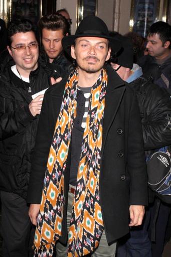 マシュー・ウィリアムソン、オンラインでディフュージョンライン展開