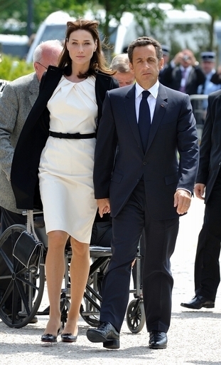 W.アレン監督、仏大統領夫人のカーラさんに熱視線