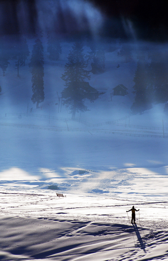 有名スキー選手ら搭乗のヘリコプターが消息絶つ - インド