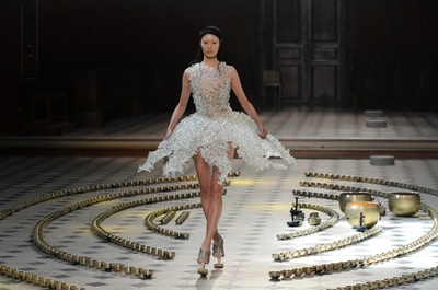 「イリス・ヴァン・ヘルペン」16/17年秋冬パリ・オートクチュール