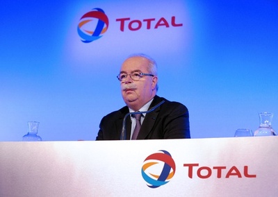 仏CEO死亡の航空事故、除雪車の飲酒運転が一因か