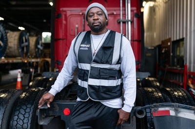 米トラック運転手の「重荷」 供給網混乱で悪化