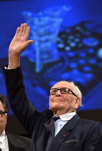 ピエール・カルダン、功績を称えられヴェネチアで賞を受賞