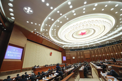 中国「国歌侮辱罪」を刑法に追加　3年以下の懲役