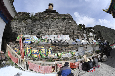 石に刻まれた信仰 世界最大の「大蔵経」 明・清朝期に制作