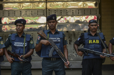 9歳少年を空気圧縮機で惨殺、工場幹部ら逮捕 バングラデシュ