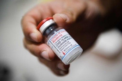 コロナ・インフル混合ワクチン、23年秋にも提供へ モデルナ