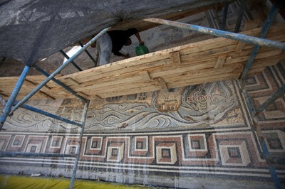 世界最大のモザイク画、パレスチナで制作中