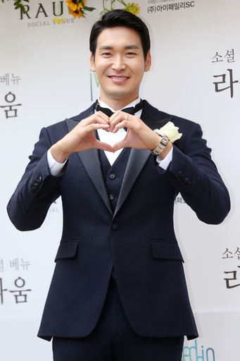 俳優のチョン・ギョウン、一般女性と結婚 3年でゴールイン