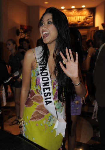 2009年ミス・ユニバース最終選考会前日、出場者ら夕食会に出席