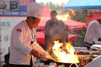 中華料理シェフが腕前を競い合う 技術コンクール