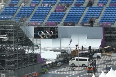 東京五輪の閉幕から一夜、早くも進む撤収作業