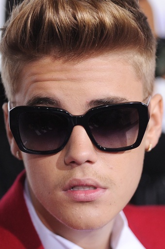 J・ビーバー逮捕、飲酒運転と公道レースの疑い