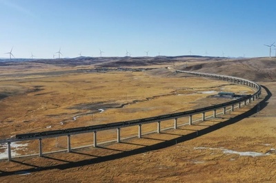 4360キロの「奇跡」の道路が築いた中国辺境の現代化