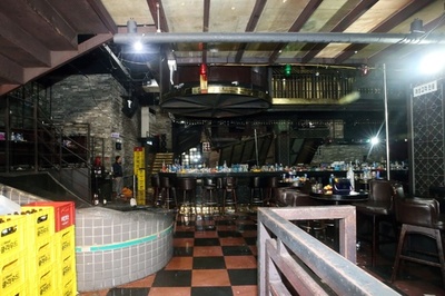 世界水泳の選手8人が負傷、2人死亡の韓国ナイトクラブ崩落事故で