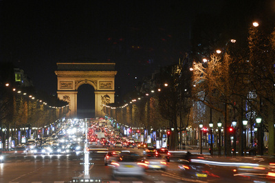 パリ市が観光客に割引カード、ショッピングが10％オフに