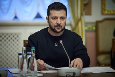 ゼレンスキー氏、ロシアが一部占領するヘルソン州訪問
