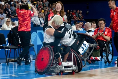 【今日の1枚】傷だらけのホイールは覇者の証 パリ・パラリンピック