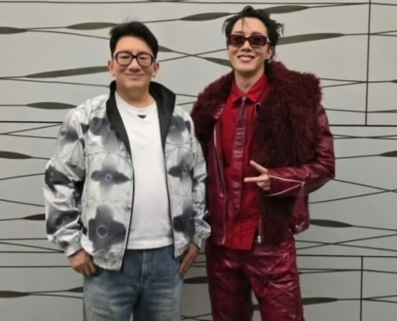 BTSのJ-HOPE(右)のメキシコ公演を訪れたパン・シヒョク議長=インスタグラム(c)MONEYTODAY