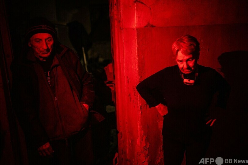 地下室の夫婦たち ウクライナ侵攻で深まる絆、時にあつれきも