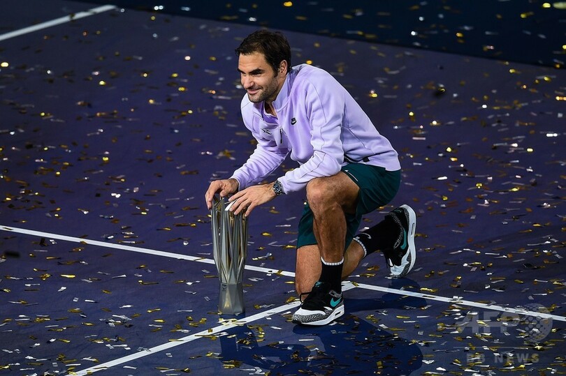 フェデラーが宿敵ナダルに完勝 「最高のプレー」で上海マスターズV