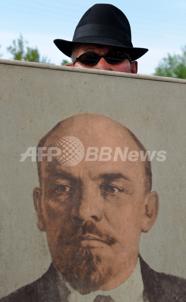 経済危機の世界各地でメーデー、ドイツとトルコでは機動隊と衝突