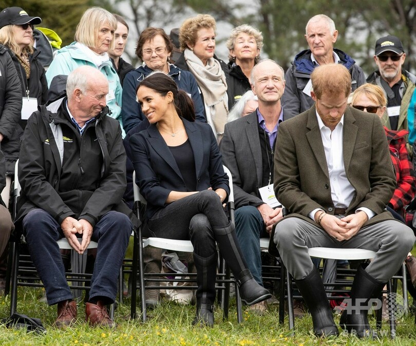 ヘンリー英王子夫妻がNZで長靴投げ対決、勝利したのは？