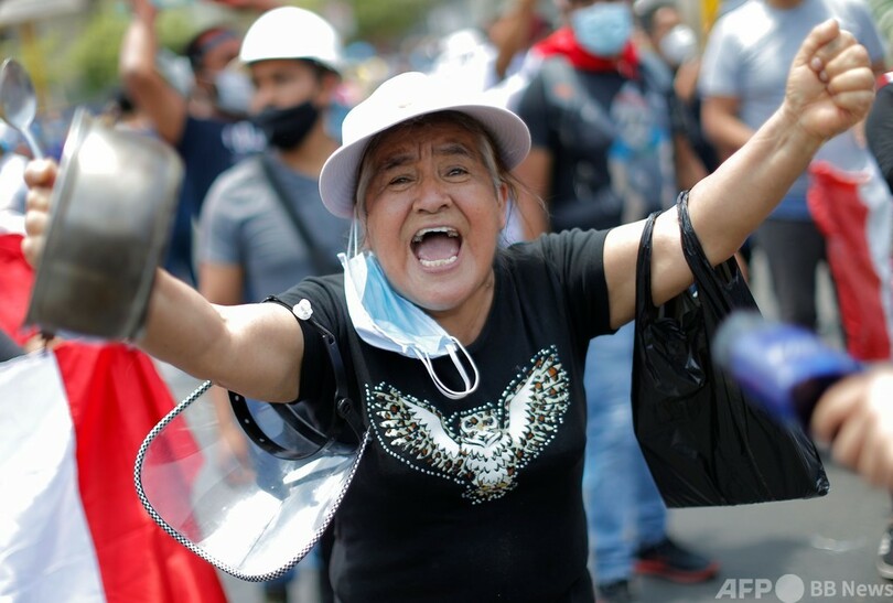 ペルー新大統領が辞任 就任から5日、デモ激化