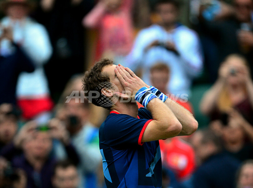 ジョコビッチを破ったマレー、決勝でフェデラーとウィンブルドンの再戦