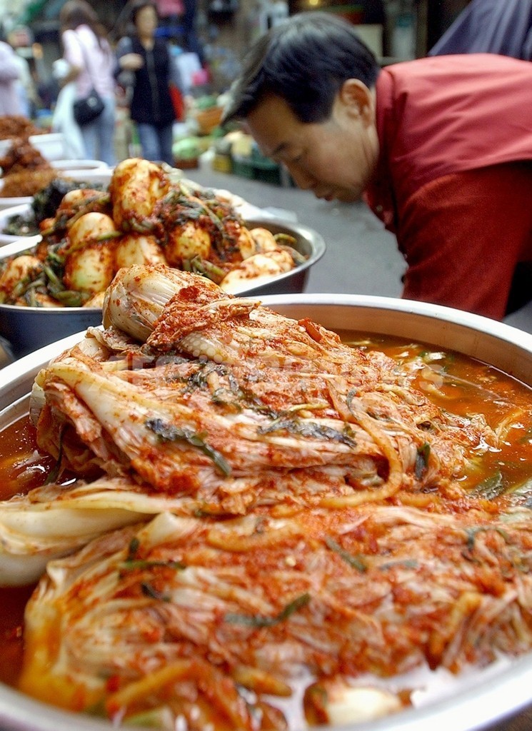 韓国人女性の65%がキムチの作り方を知らない、調査結果 韓国人女性の65%がキムチの作り方を知らない、調査結果