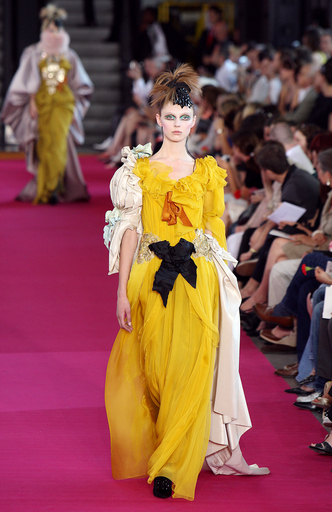 08/09年秋冬パリ・オートクチュールコレクション＞クリスチャン