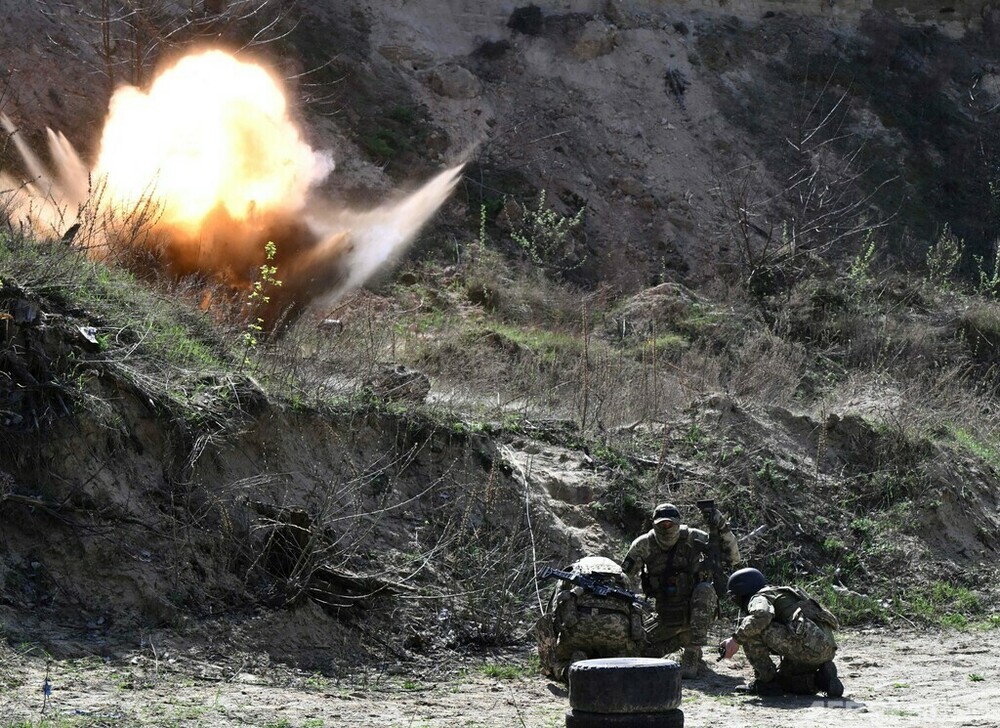 ウクライナ軍のロシア人義勇兵部隊「シベリア大隊」、訓練実施 写真24枚 国際ニュース：AFPBB News