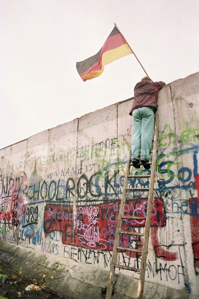 ベルリンの壁崩壊から20年、写真でふり返る熱狂 写真25枚 ファッション ...