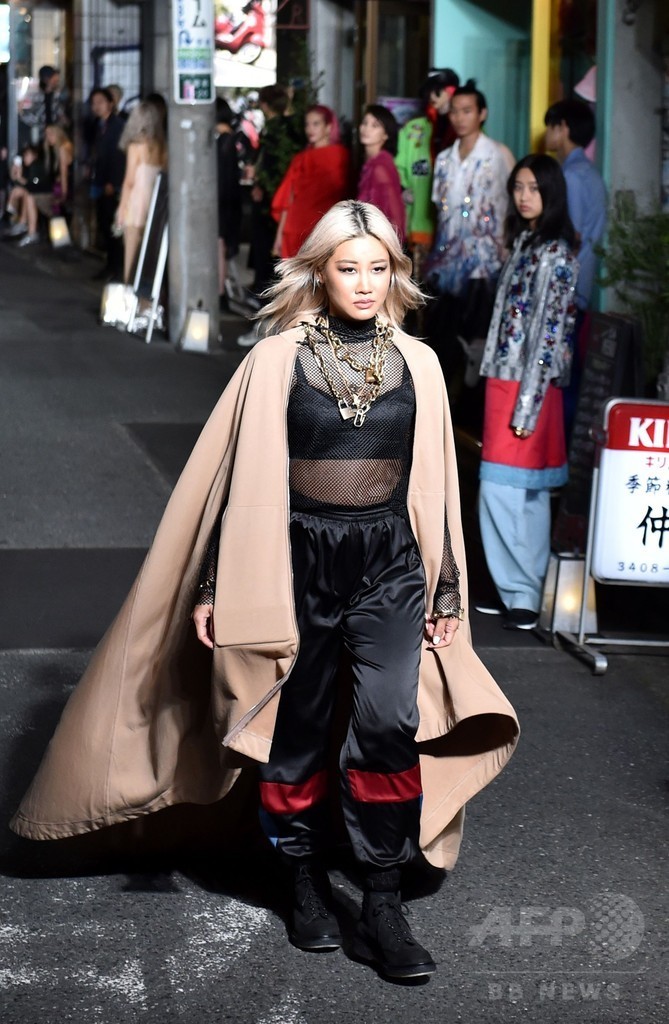 フランス発「コシェ」、原宿の路上でショー開催
