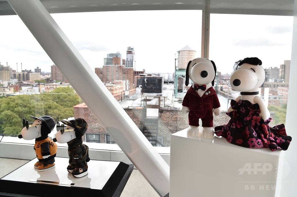 ドリスやアナ・スイ、DVFらも参加、スヌーピー生誕65周年記念チャリティー