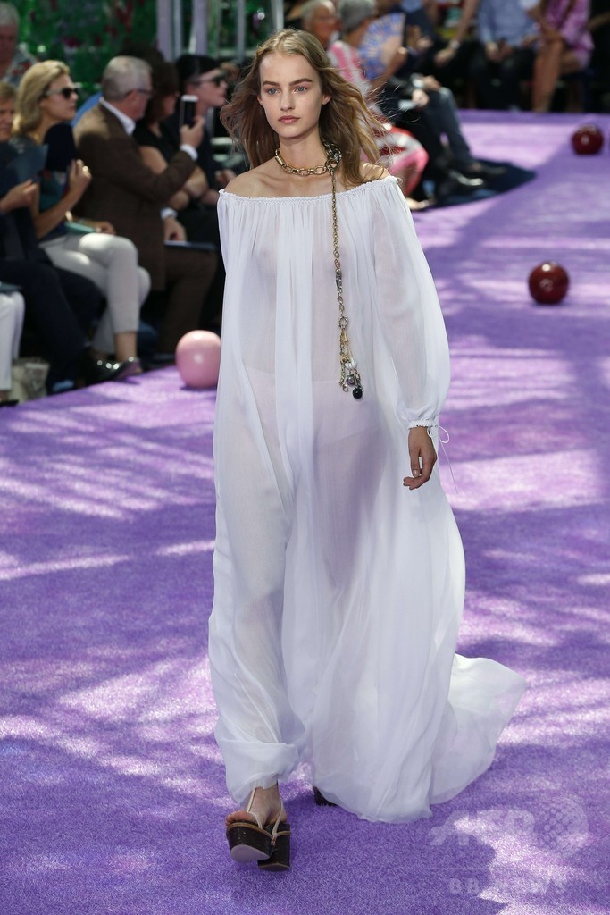 名画「快楽の園」をイメージ、「クリスチャン ディオール」15/16年秋冬オートクチュール 