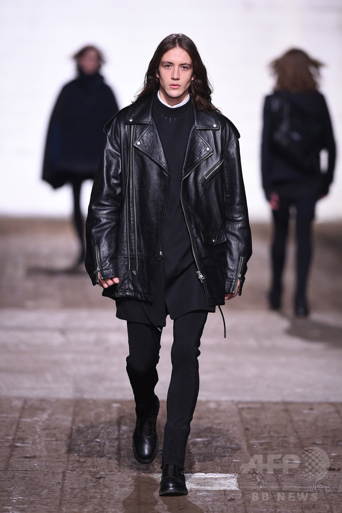 「ディーゼル ブラック ゴールド」バイク・メッセンジャーにインスパイアされた16年秋冬メンズコレクション