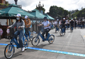 雲南省麗江市で開催された水素自転車チャリティーイベントの様子（2023年8月13日撮影）。(c)Xinhua News