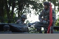 インド北東部アッサム州グワハティで、市民権改正法案（CAB）に対する抗議デモを受けて警備態勢を敷く治安部隊（2019年12月13日撮影）。(c)Sajjad HUSSAIN / AFP
