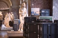 仏パリのルーブル美術館で、セーヌ川の氾濫を受けて展示室に移された、美術品を収納した箱（2016年6月3日撮影）。(c)AFP/GEOFFROY VAN DER HASSELT 